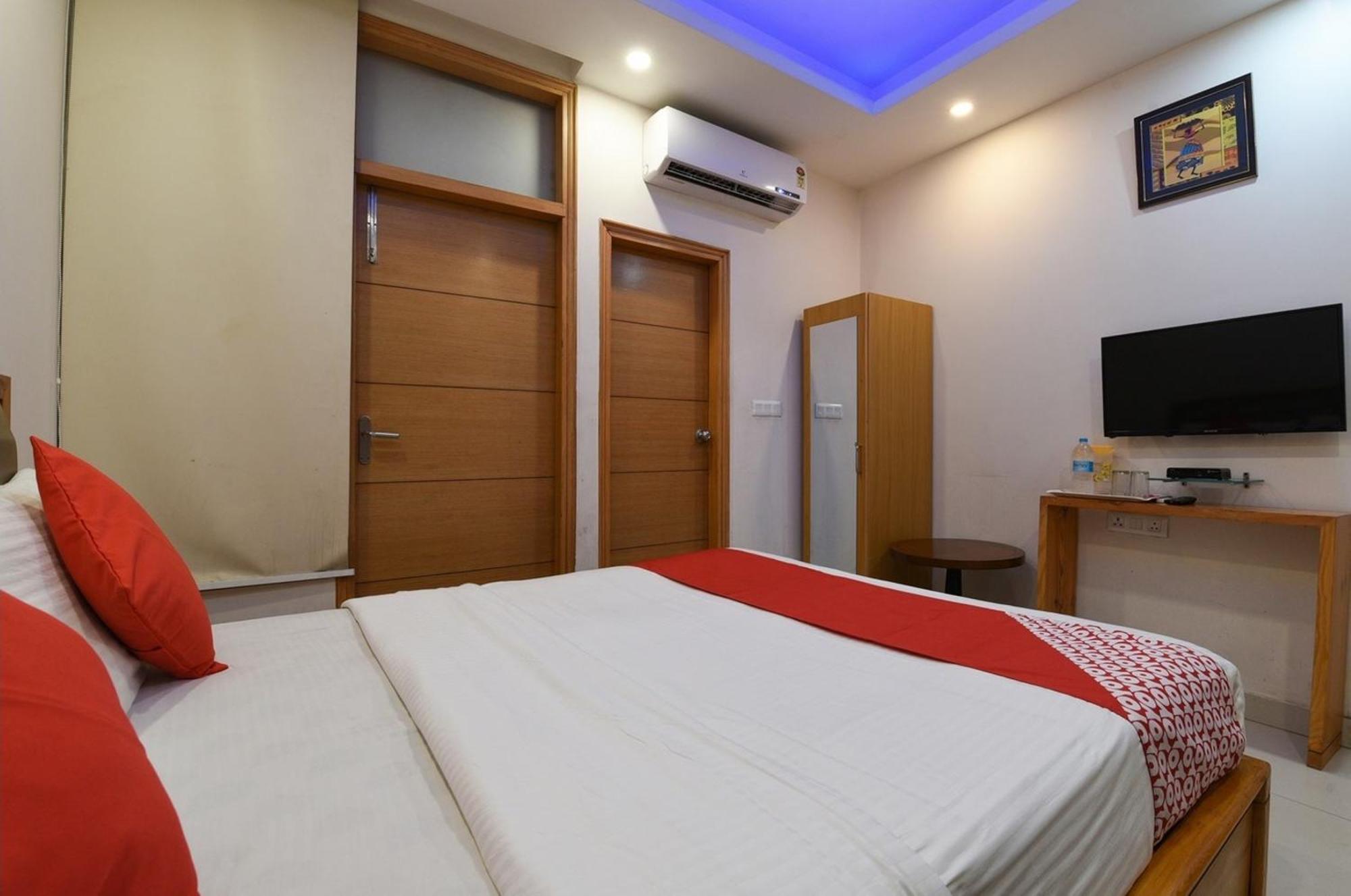 Airport Hotel Mahal ニューデリー エクステリア 写真