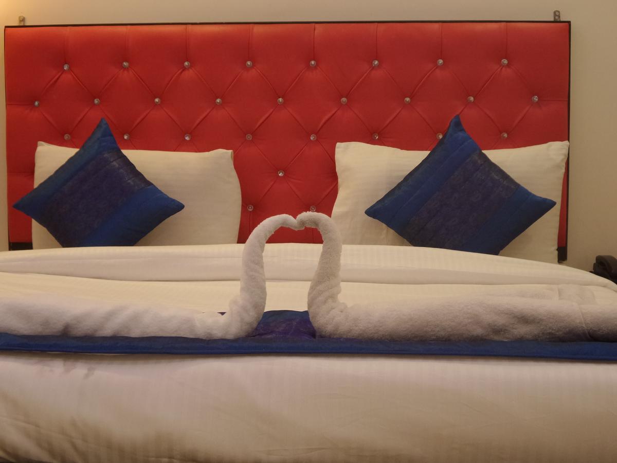 Airport Hotel Mahal ニューデリー エクステリア 写真